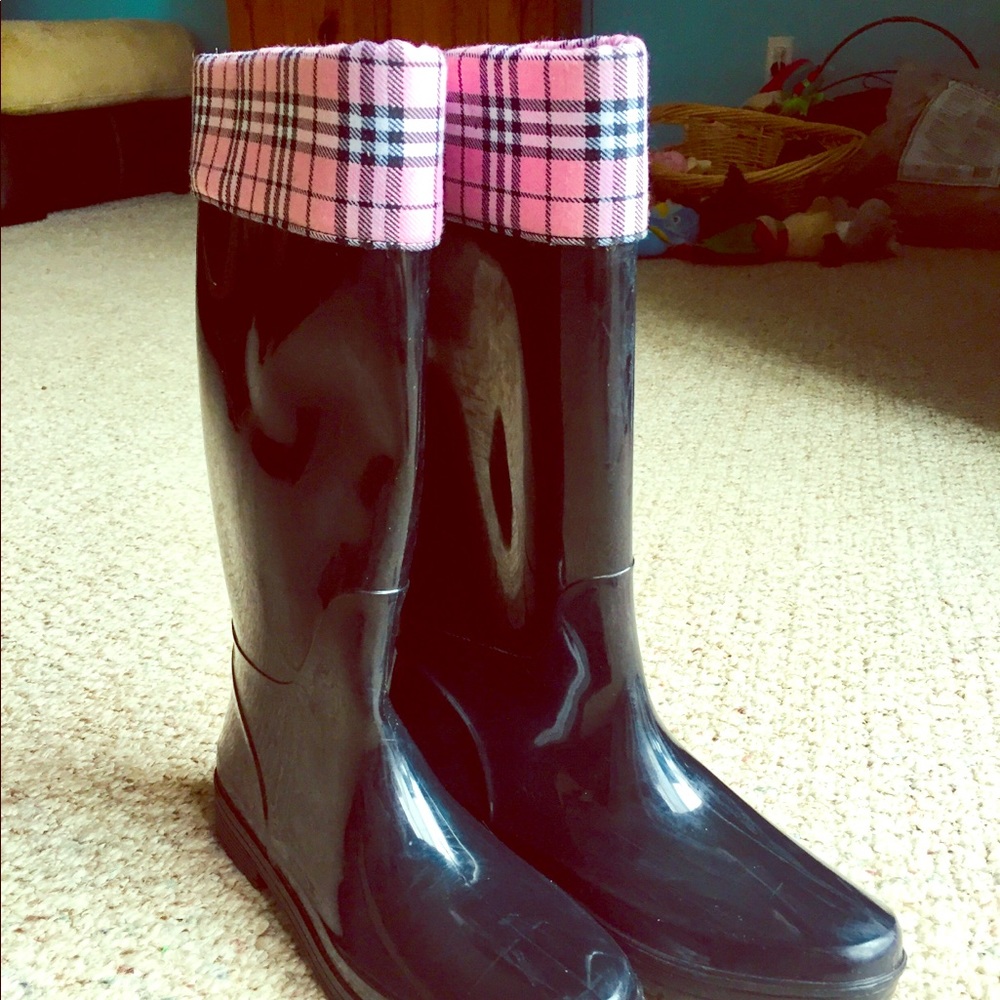 Black with Pink Burberry Rain Boots Sz 10